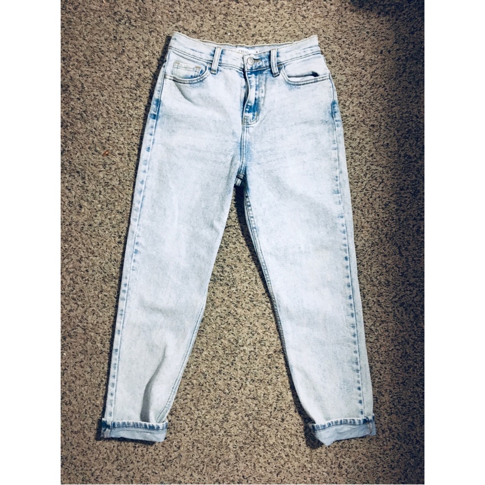 Sold!!!Mom Jeans ✨ wore once !